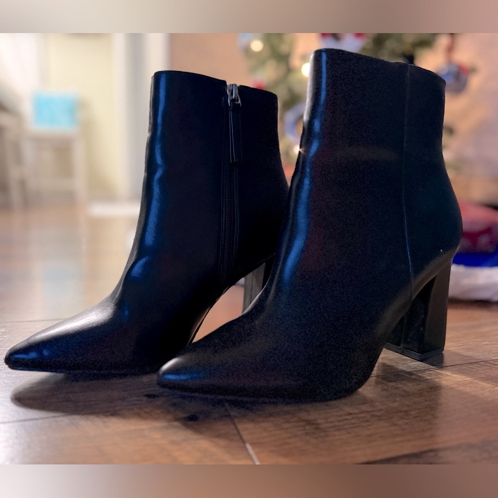 Madden Girl Womens Dafnii Black Ankle Boots